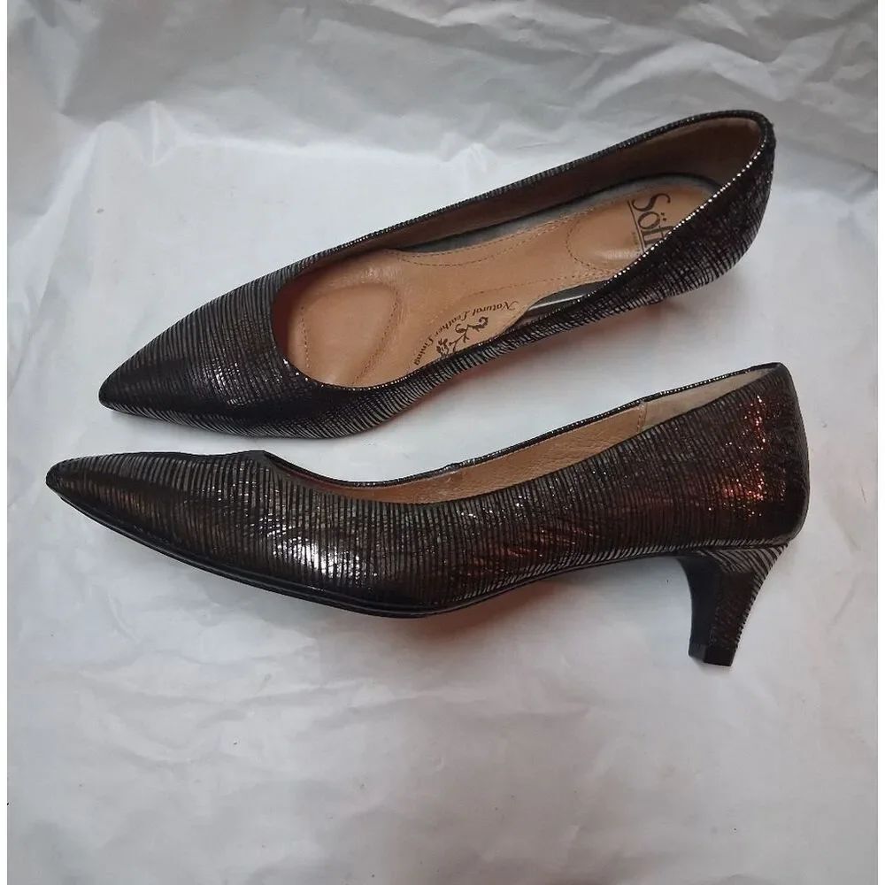 Sofft Black Shimmery Pointed-Toe Kitten Heels Size 9.5 NWOT